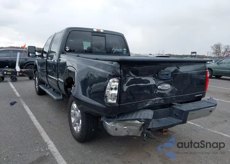 2015 Ford F-250 Lariat z USA, uszkodzony, nr VIN 1FT7W2B60FEC20521